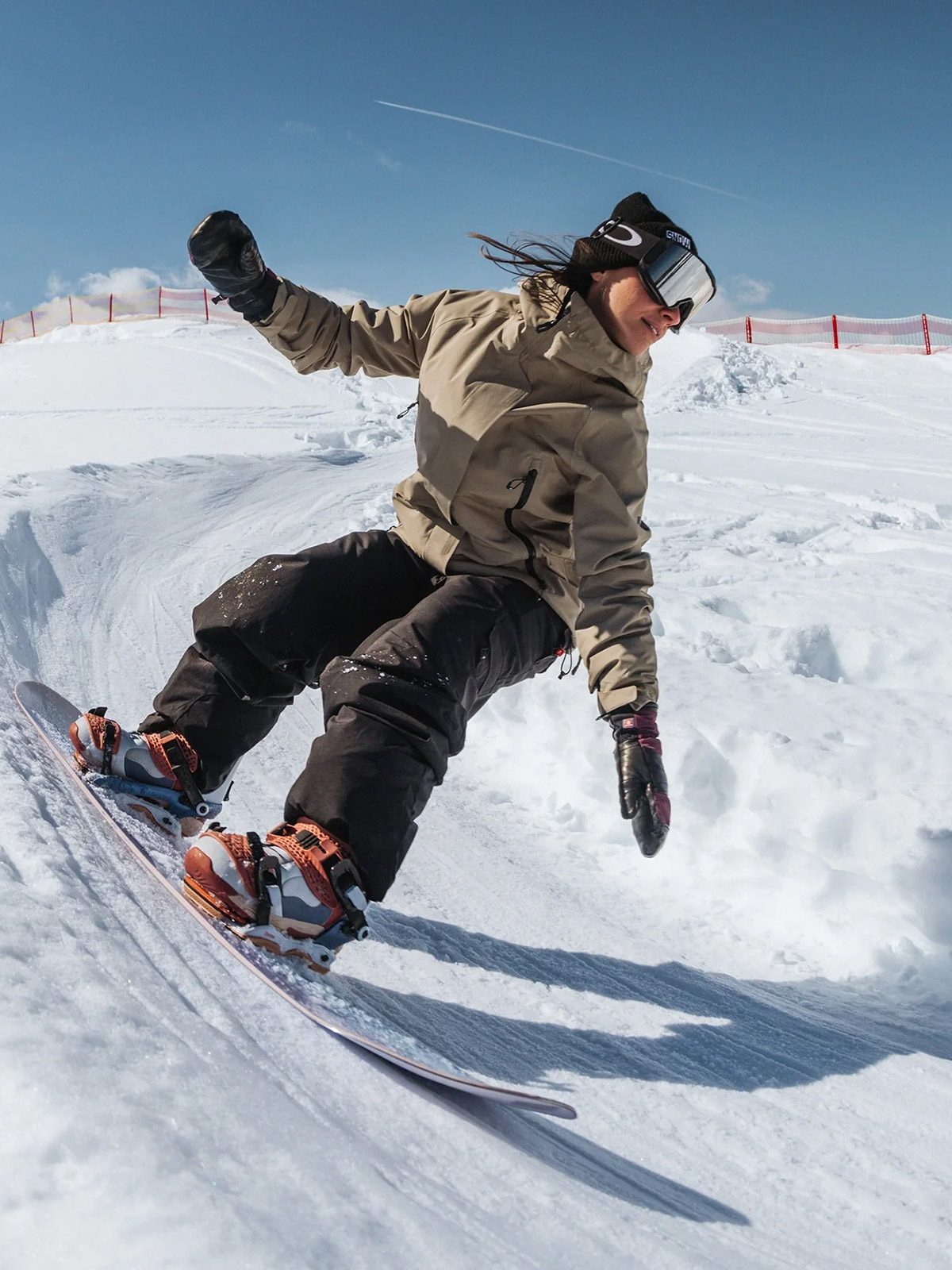 snow-bataleon-tabla-snowboard-feelbetter-pink-purple-rider-makena